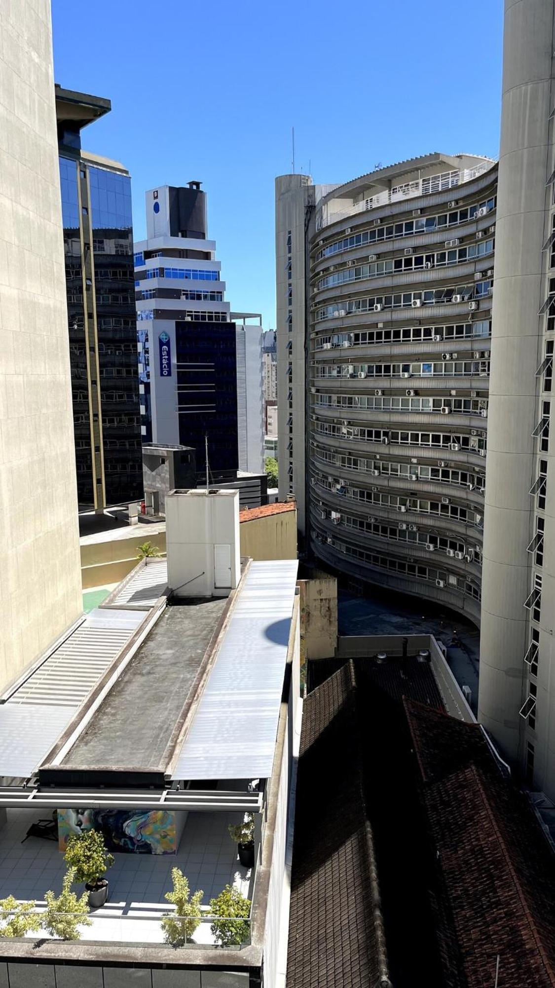 De Dois Quartos No Centro 公寓 *